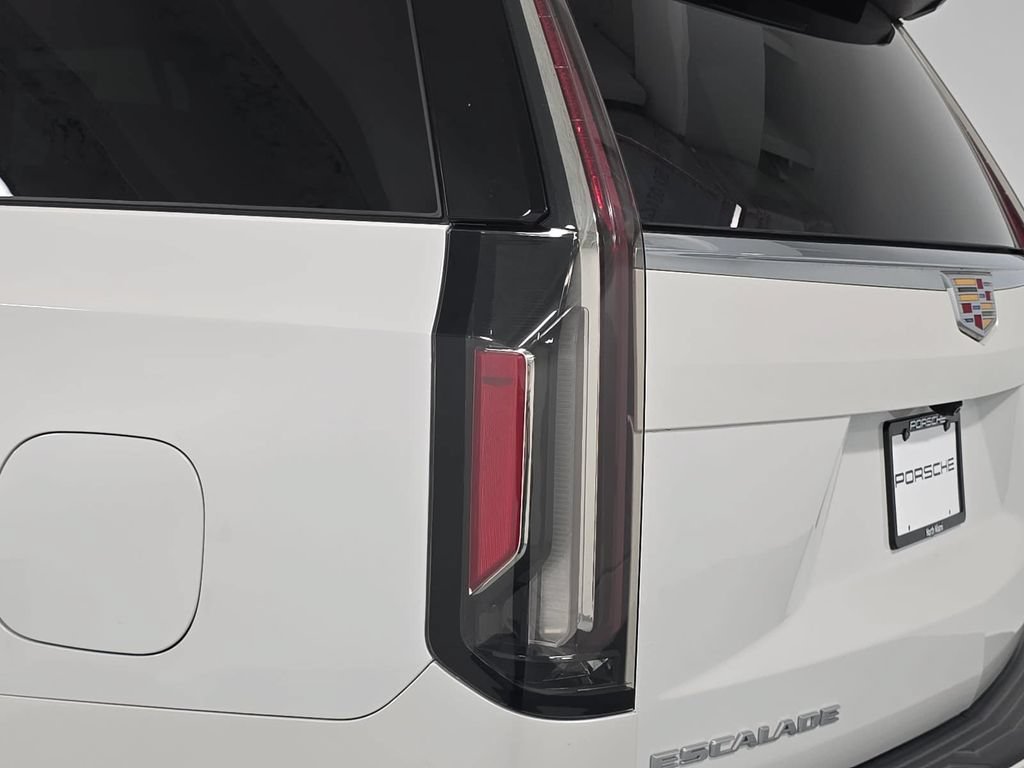 Used 2023 Cadillac Escalade ESV Luxury AWD/4WD image 28