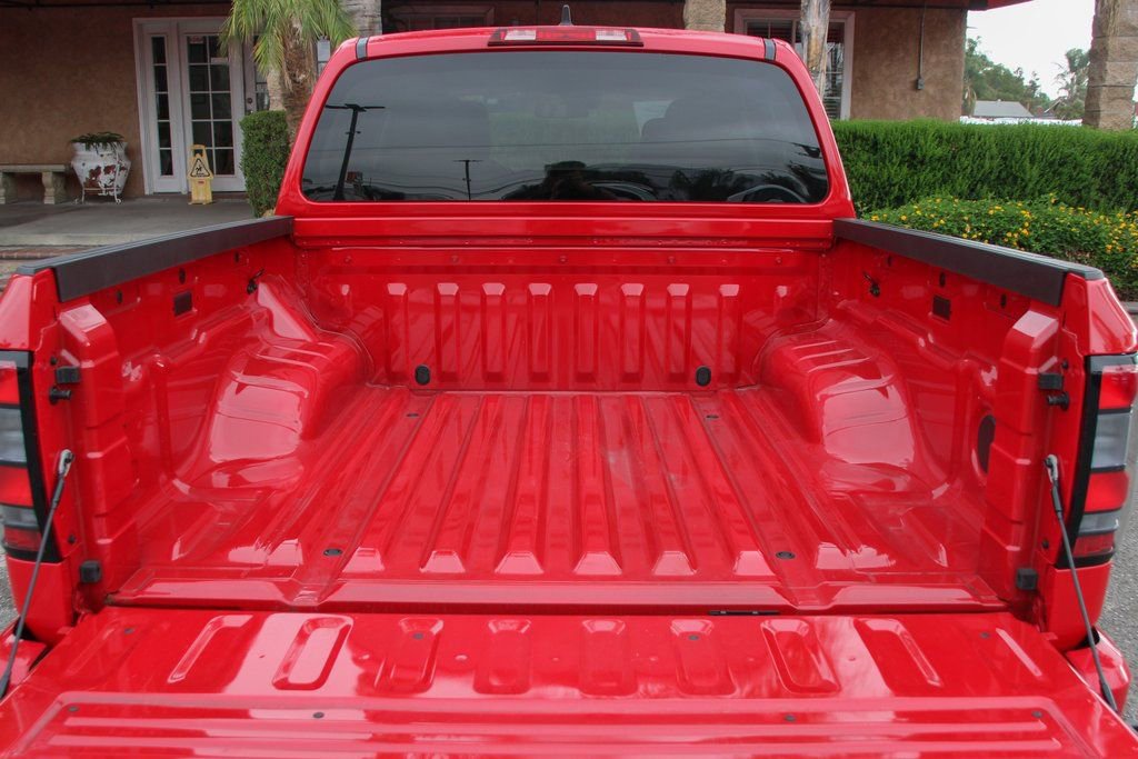 Used 2025 Nissan Frontier SV image 8