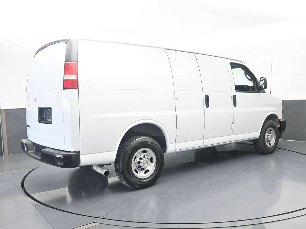 Used 2024 Chevrolet Express 2500 w/ Driver Convenience Package RWD image 6