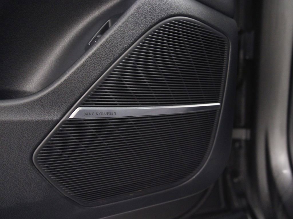 Used 2019 Audi Q8 Premium Plus w/ Premium Plus image 23