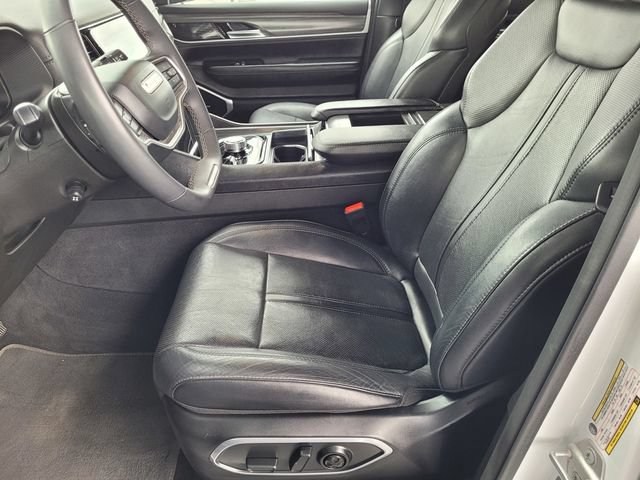 Certified 2023 Jeep Wagoneer L Series II AWD/4WD image 15
