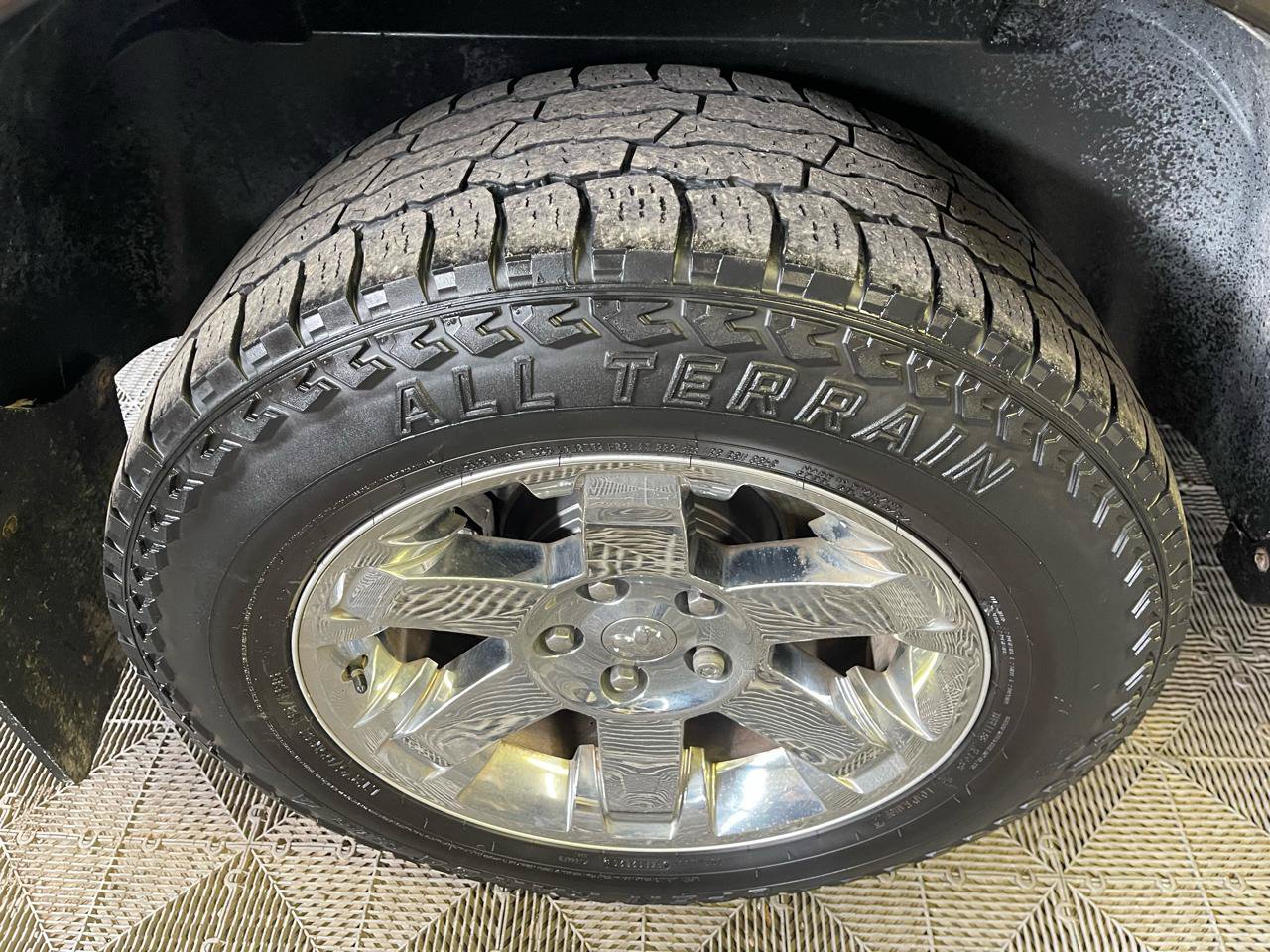 Used 2011 RAM 1500 Laramie AWD/4WD image 16