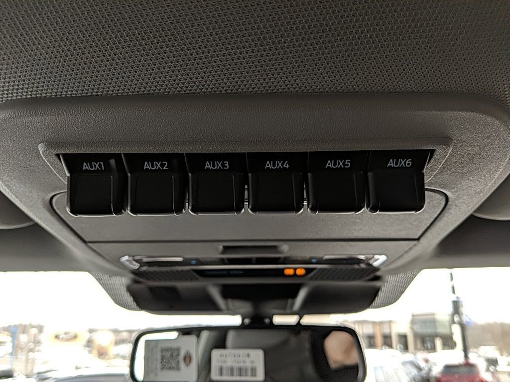 New 2026 Ford F250 Lariat w/ Black Appearance Package image 34