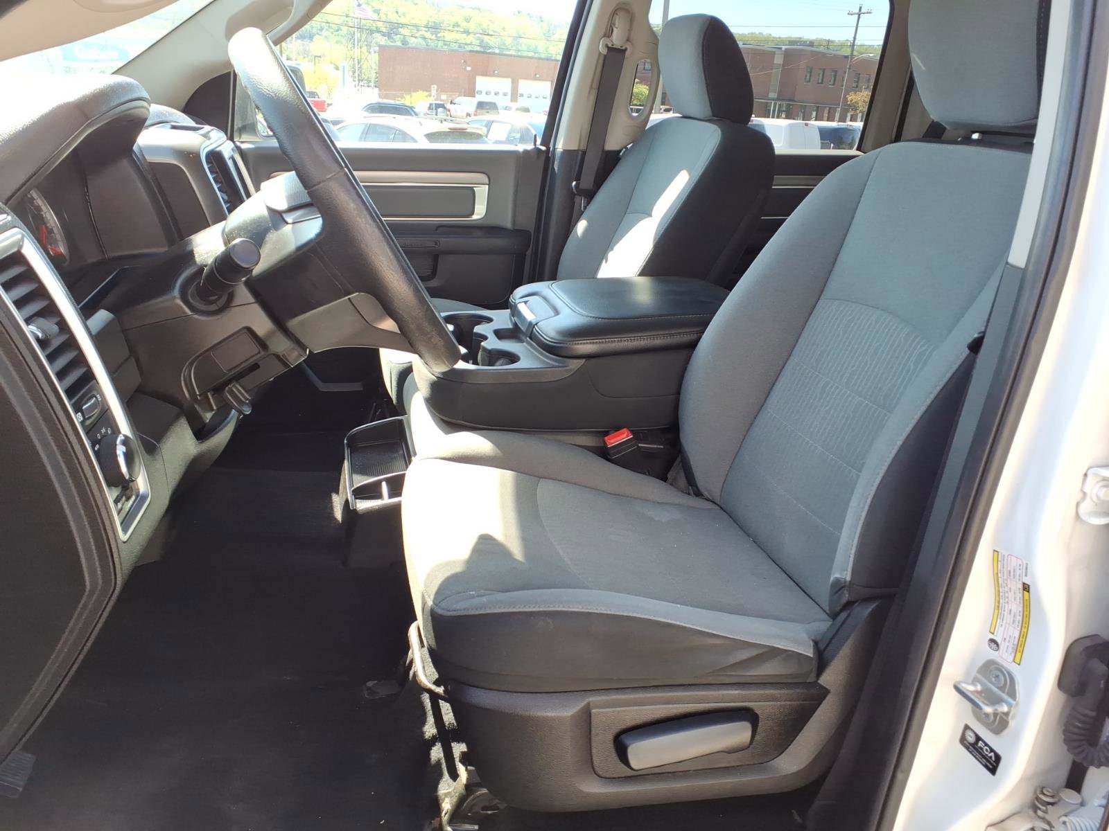 Used 2021 RAM 1500 Classic SLT AWD/4WD image 10