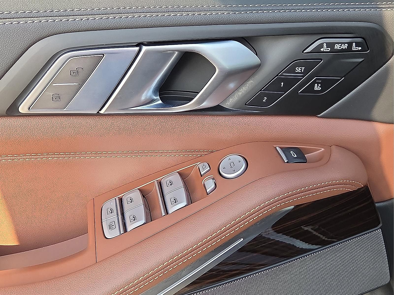 Used 2026 BMW X7 xDrive40i w/ Premium Package image 13