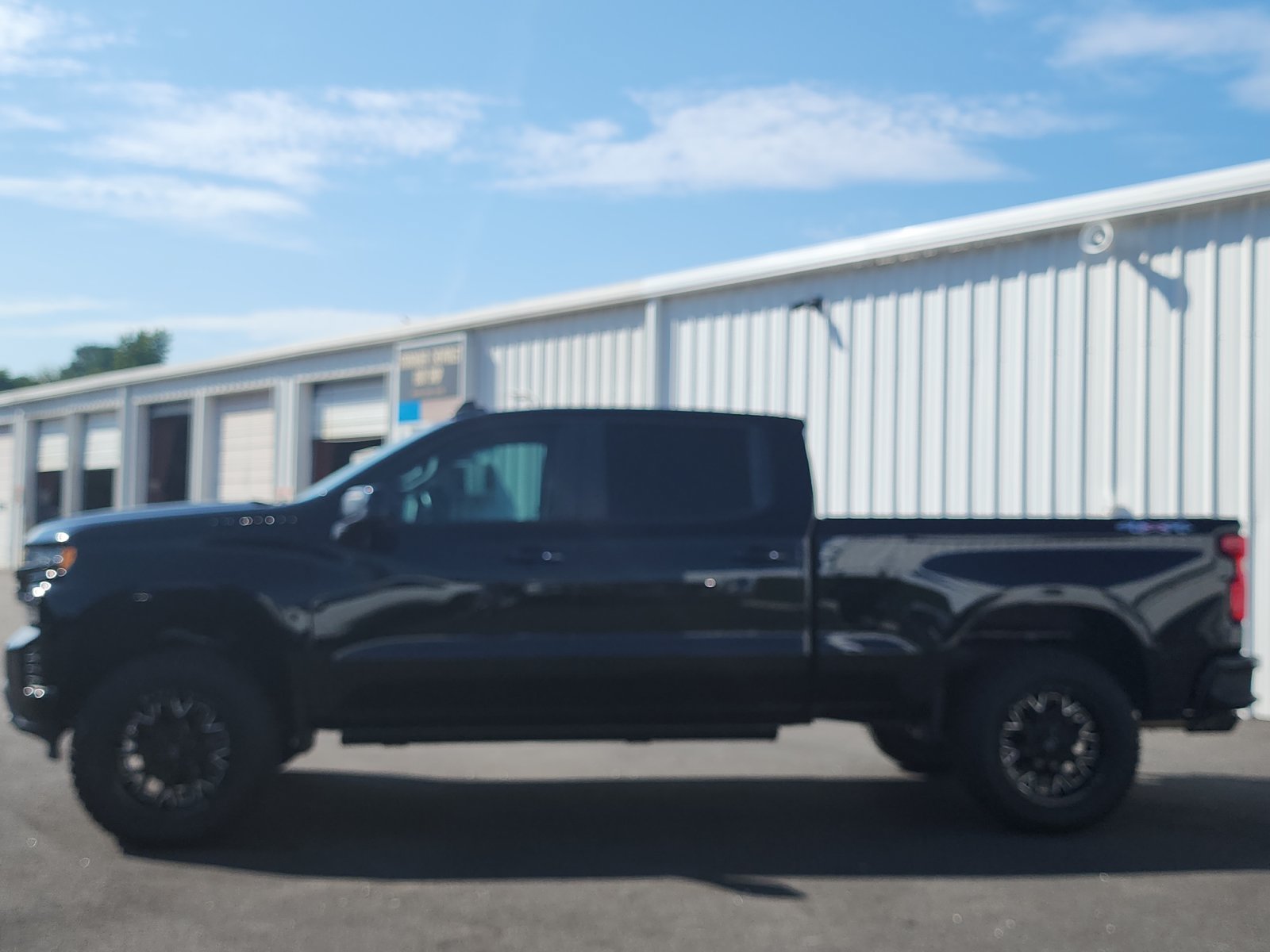 Used 2019 Chevrolet Silverado 1500 RST w/ All-Star Edition AWD/4WD image 2
