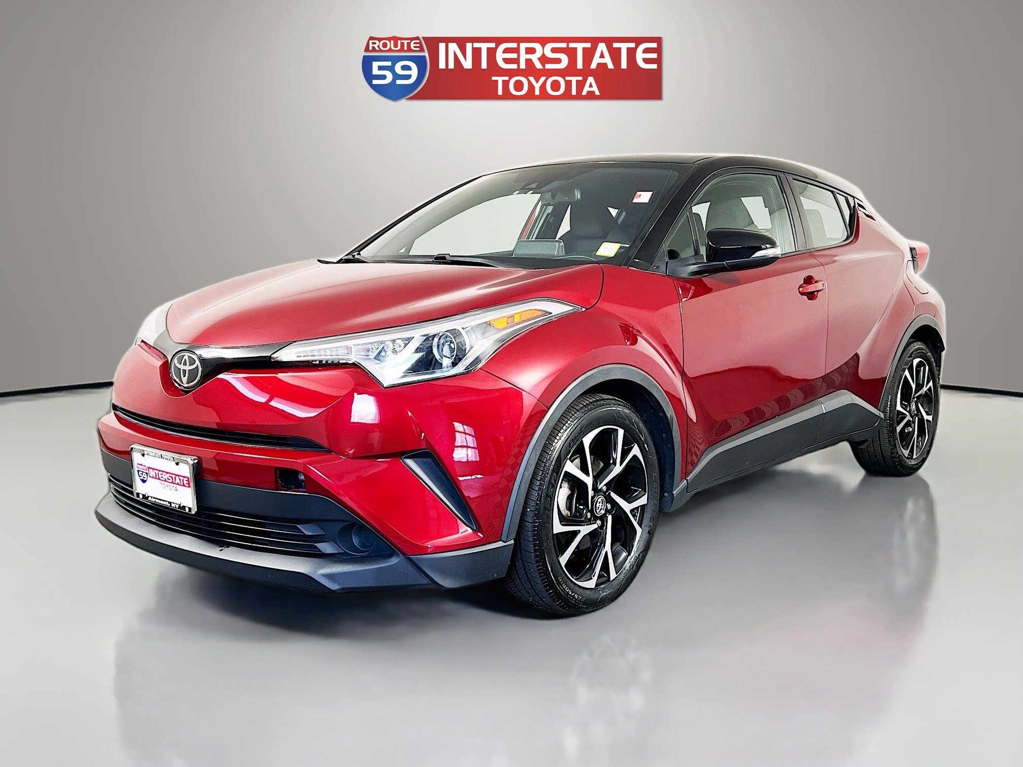 Used 2019 Toyota C-HR XLE FWD image 3