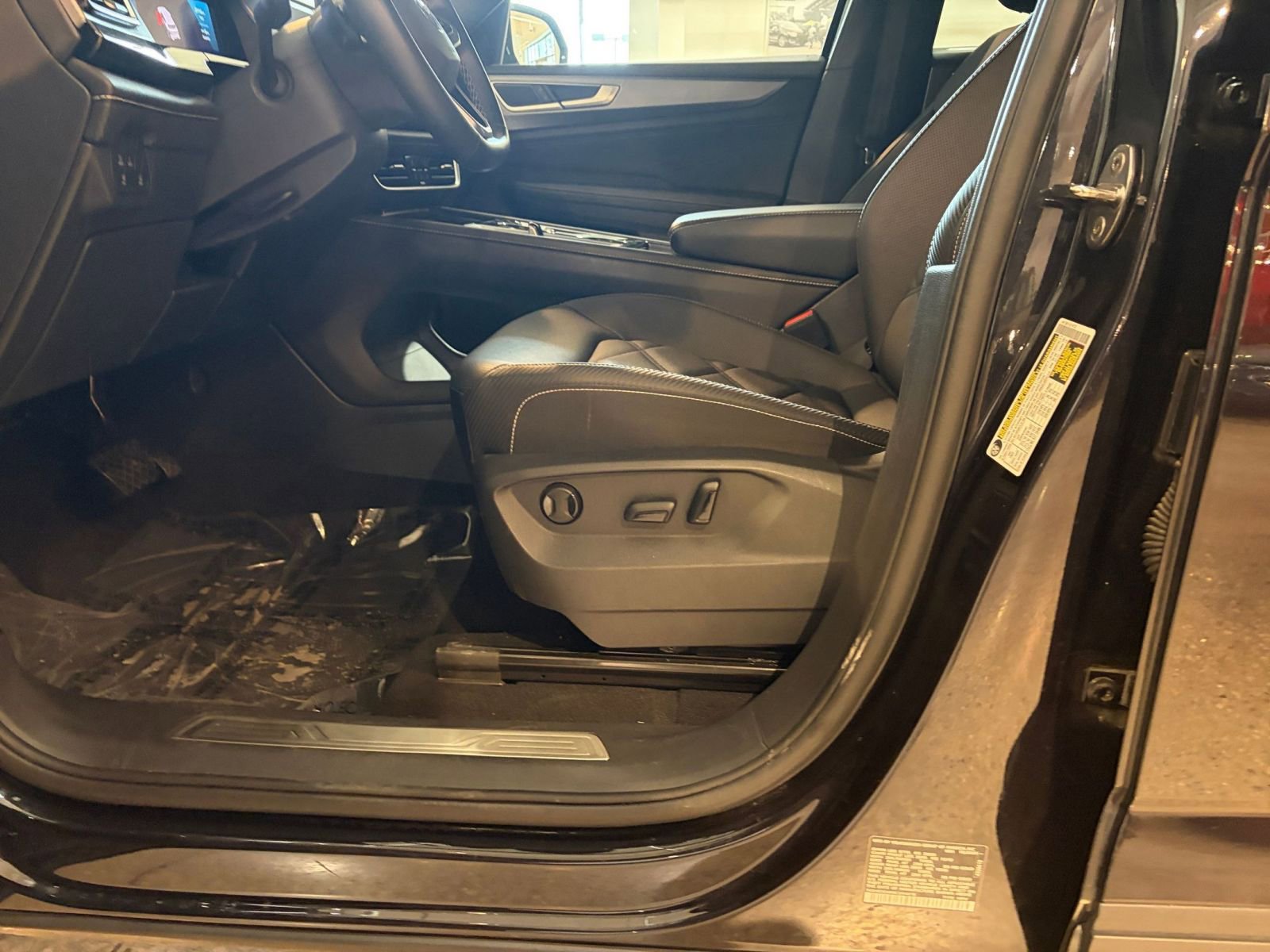 Used 2025 Volkswagen Atlas Cross Sport SE image 24