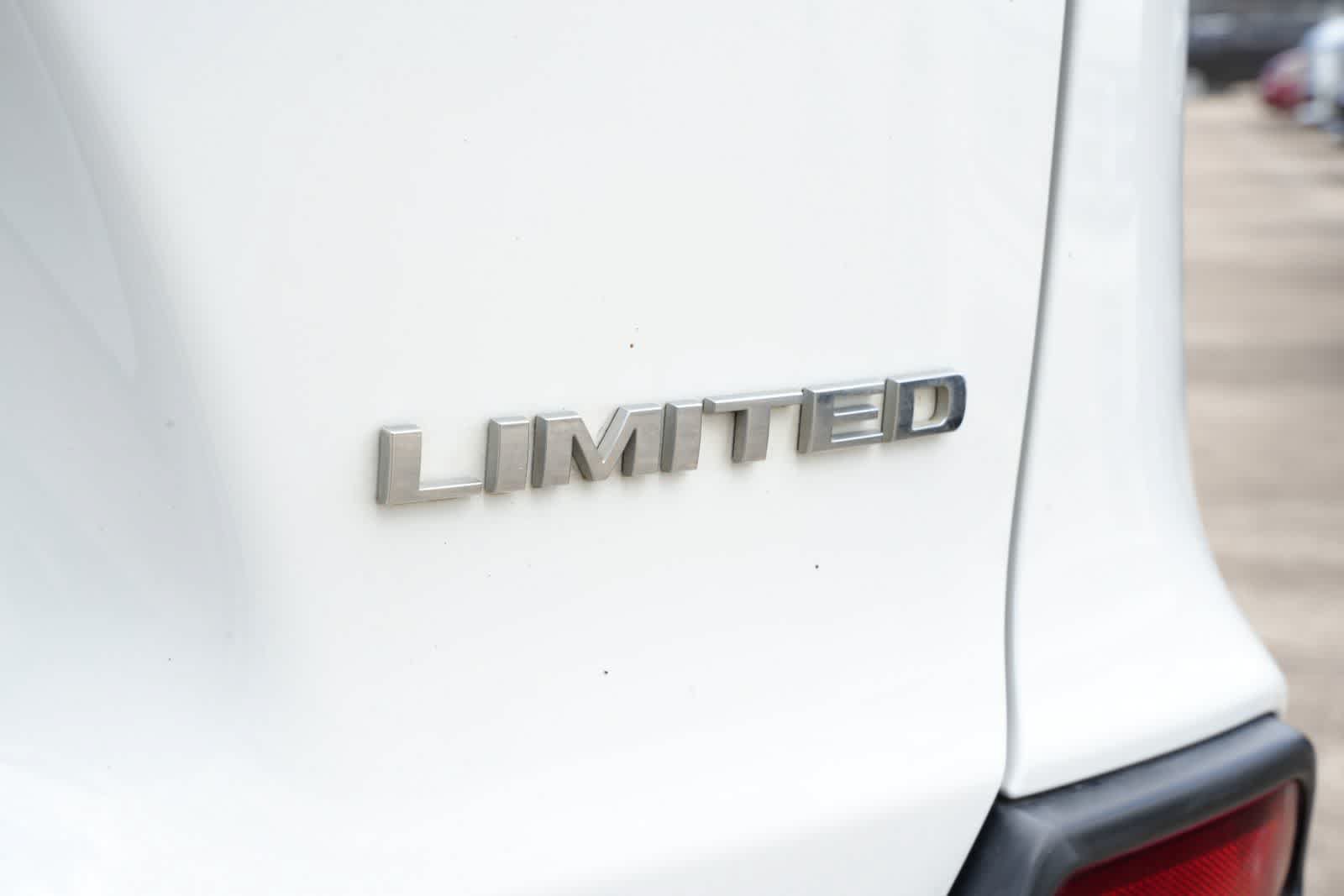 Used 2022 Jeep Cherokee Limited AWD/4WD image 18