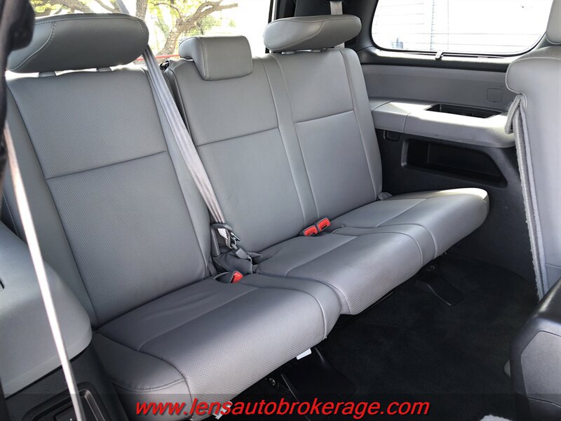 Used 2017 Toyota Sequoia Platinum AWD/4WD image 23