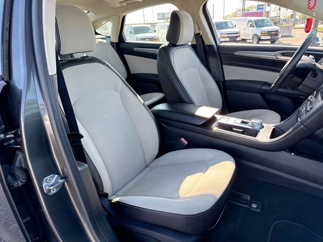 Used 2020 Ford Fusion SE w/ Equipment Group 151A FWD image 24