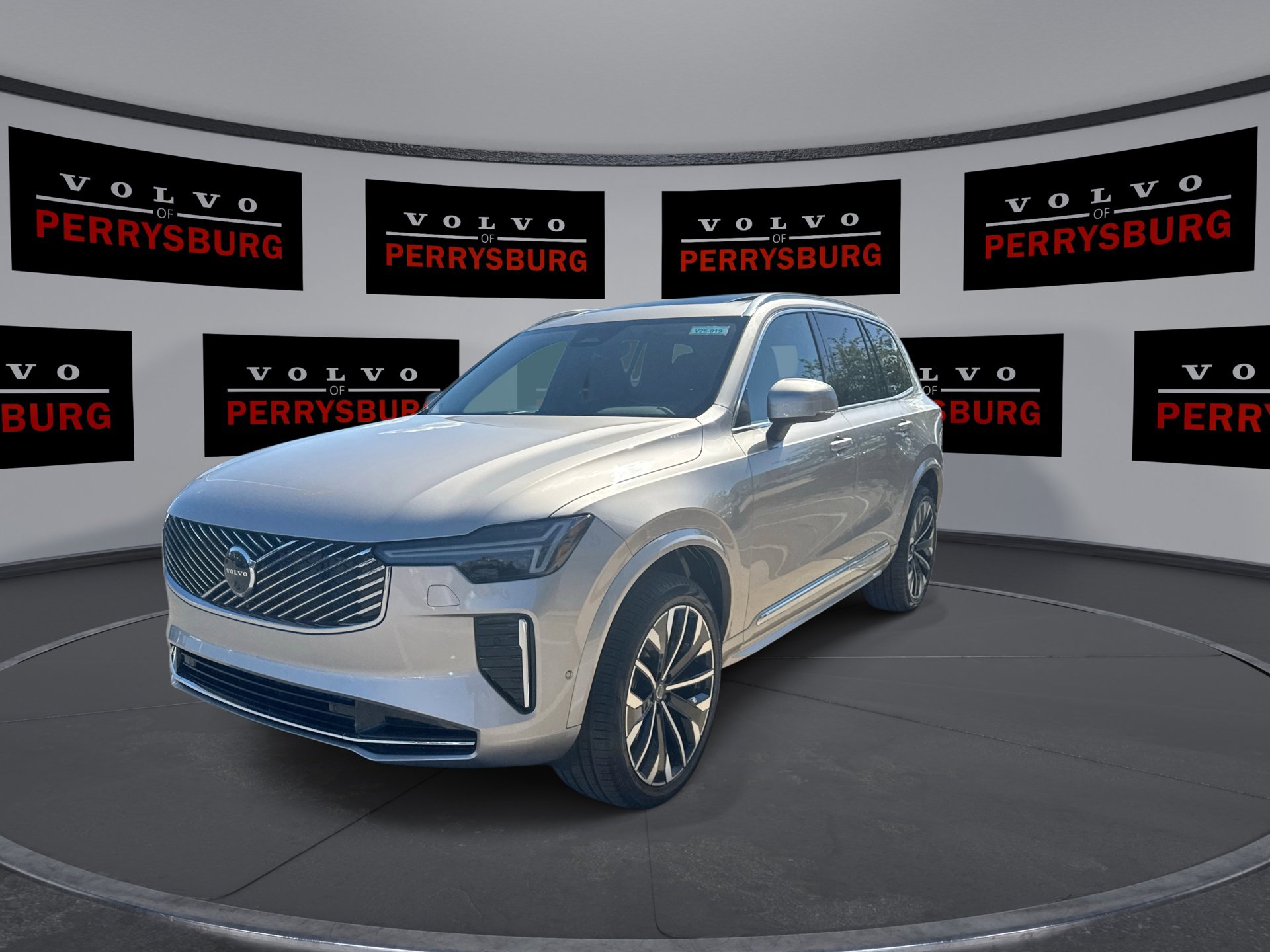 New 2026 Volvo XC90 B5 Plus w/ Protection Package image 4