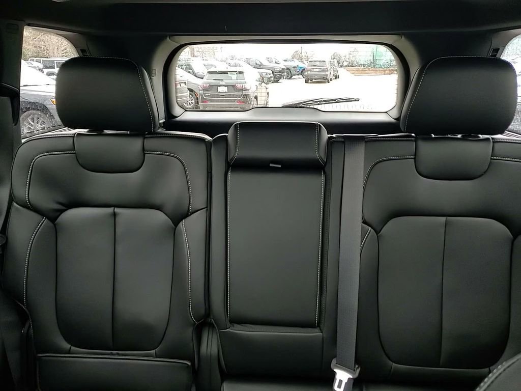 New 2026 Jeep Grand Cherokee Limited w/ Limited Altitude Package image 36