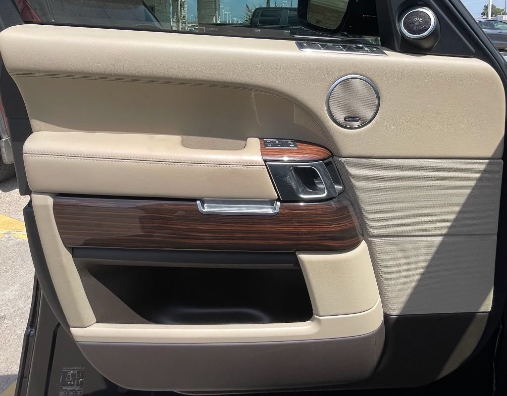 Used 2017 Land Rover Range Rover HSE AWD/4WD image 29