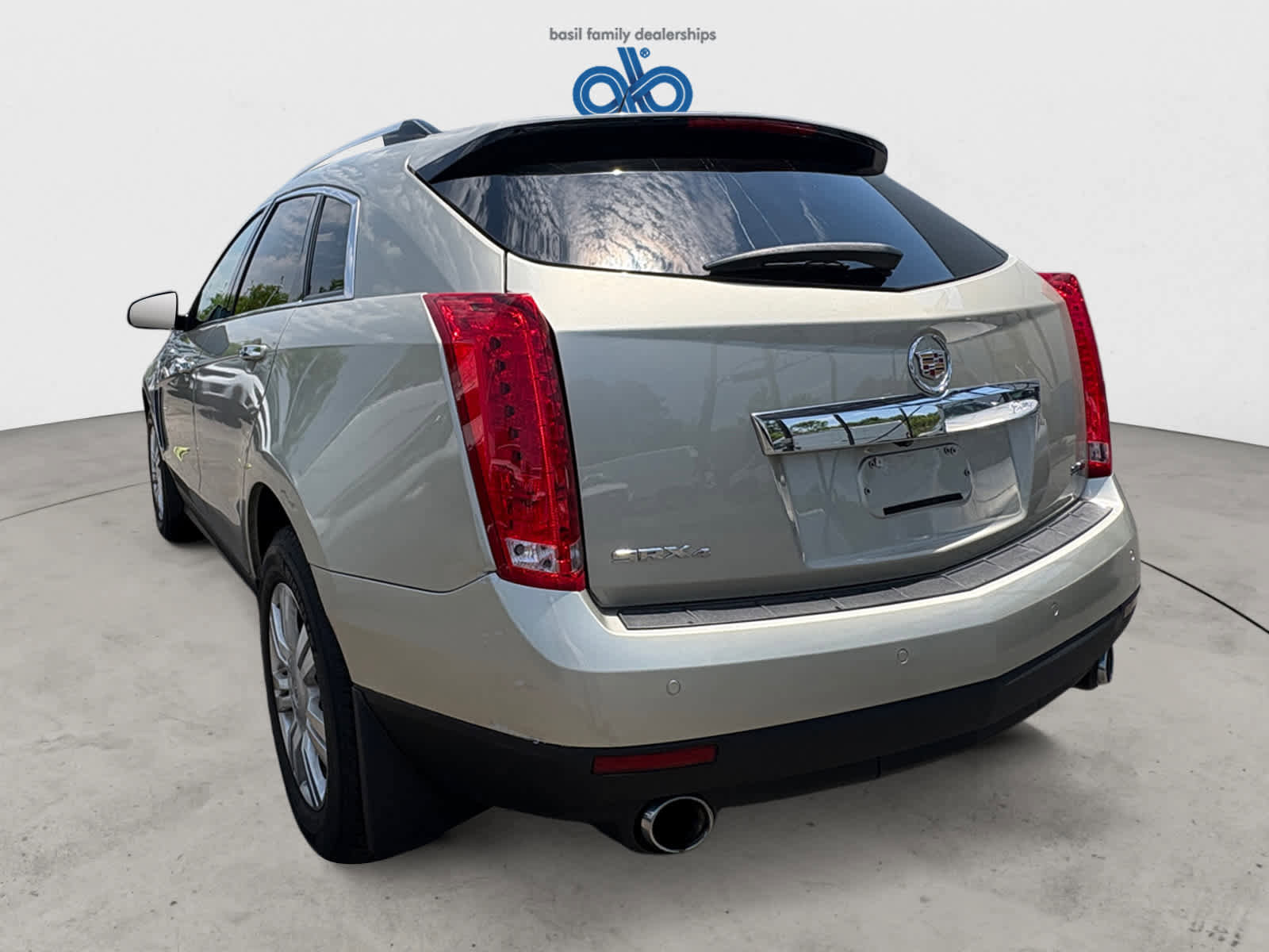 Used 2015 Cadillac SRX Luxury w/ Driver Awareness Package AWD/4WD image 4