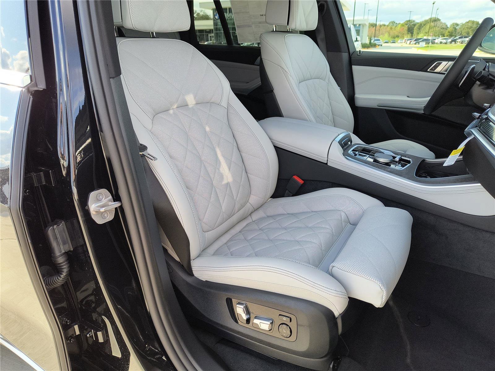 New 2026 BMW X5 sDrive40i image 13