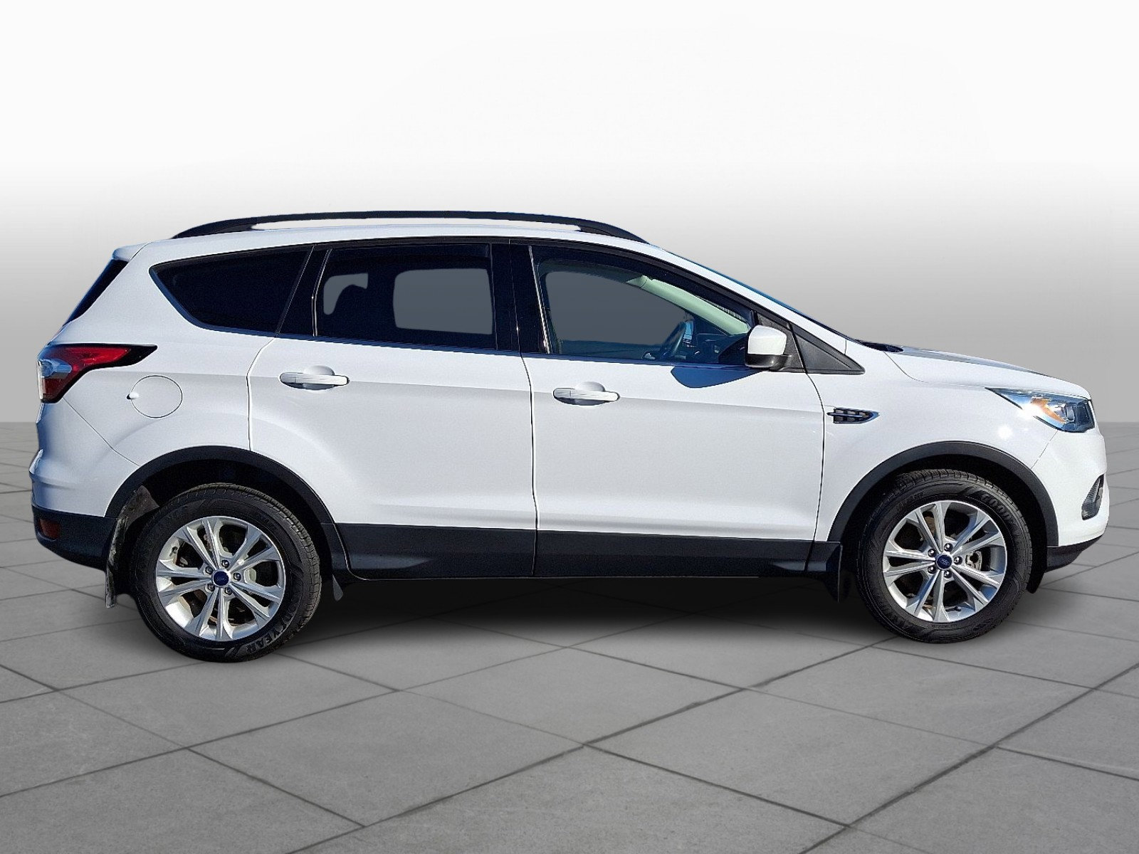 Used 2018 Ford Escape SEL image 8