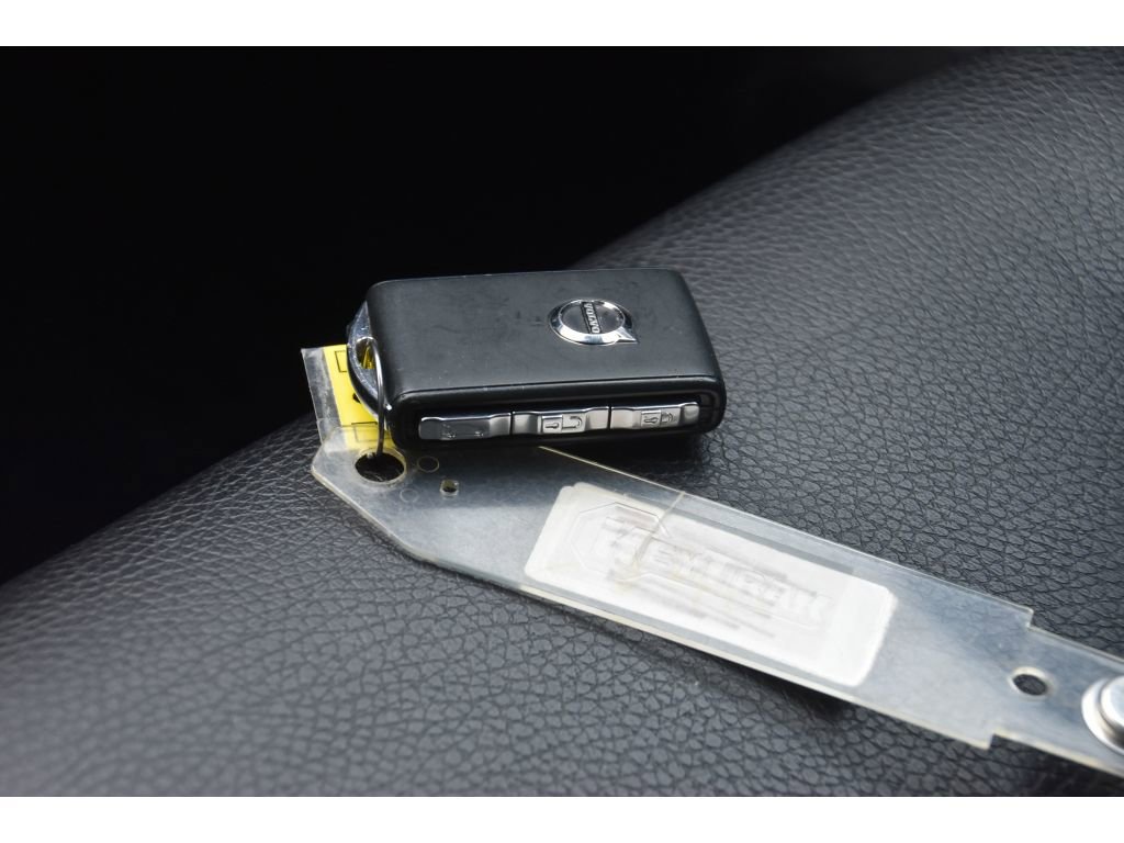 Certified 2023 Volvo XC90 B5 Plus image 40