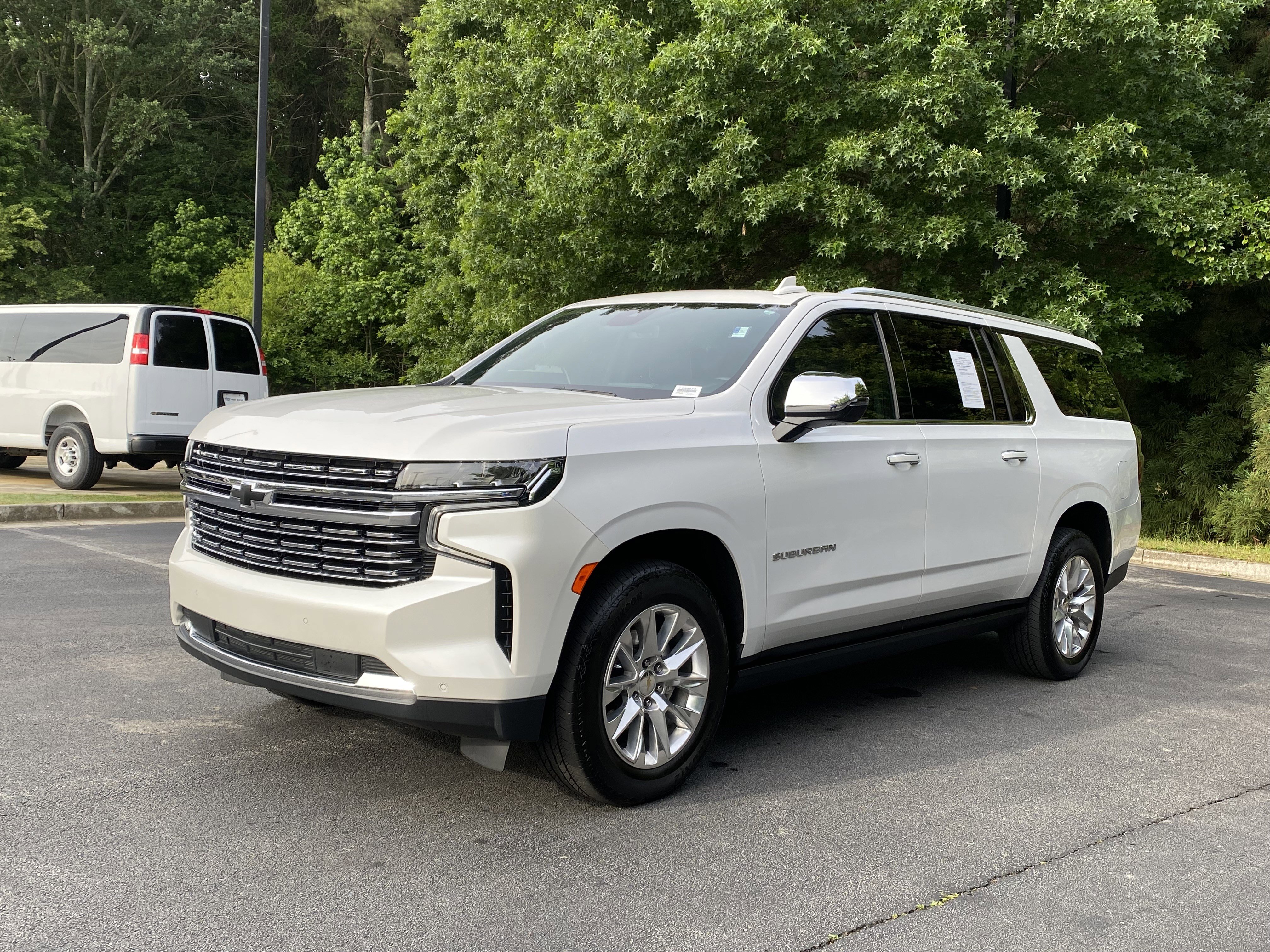 Used 2023 Chevrolet Suburban Premier AWD/4WD image 5