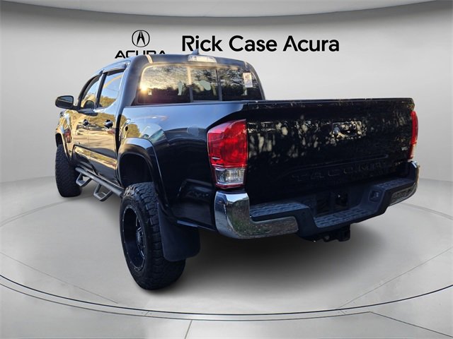 Used 2017 Toyota Tacoma TRD Sport image 6