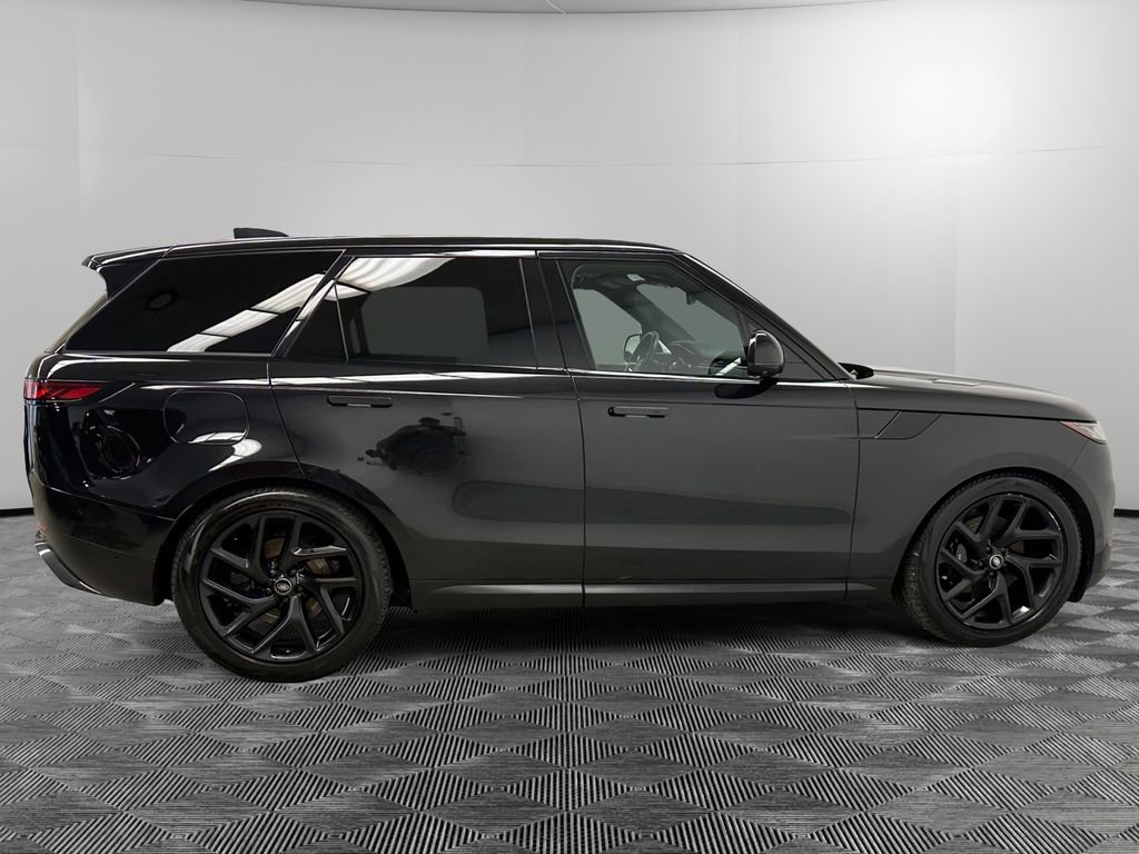 Used 2024 Land Rover Range Rover Sport SE image 5