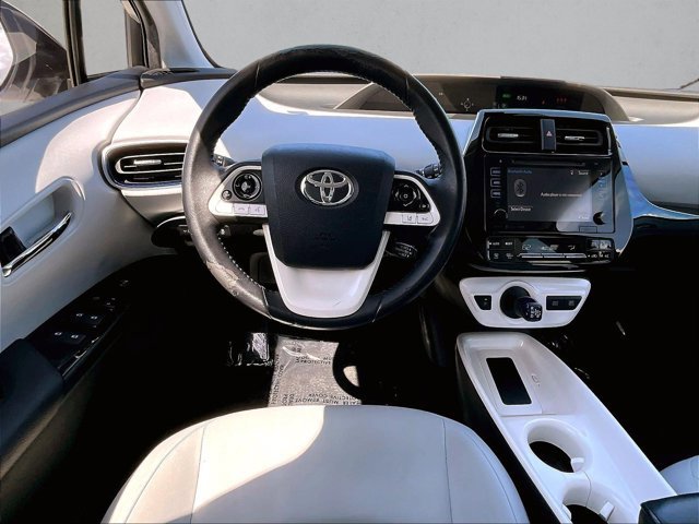 Used 2018 Toyota Prius Three Touring FWD image 7