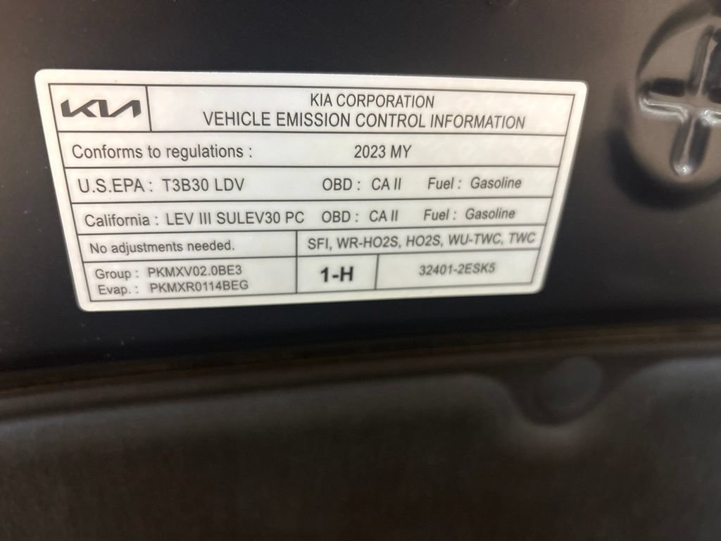 Used 2023 Kia Soul LX w/ LX Technology Package FWD image 34