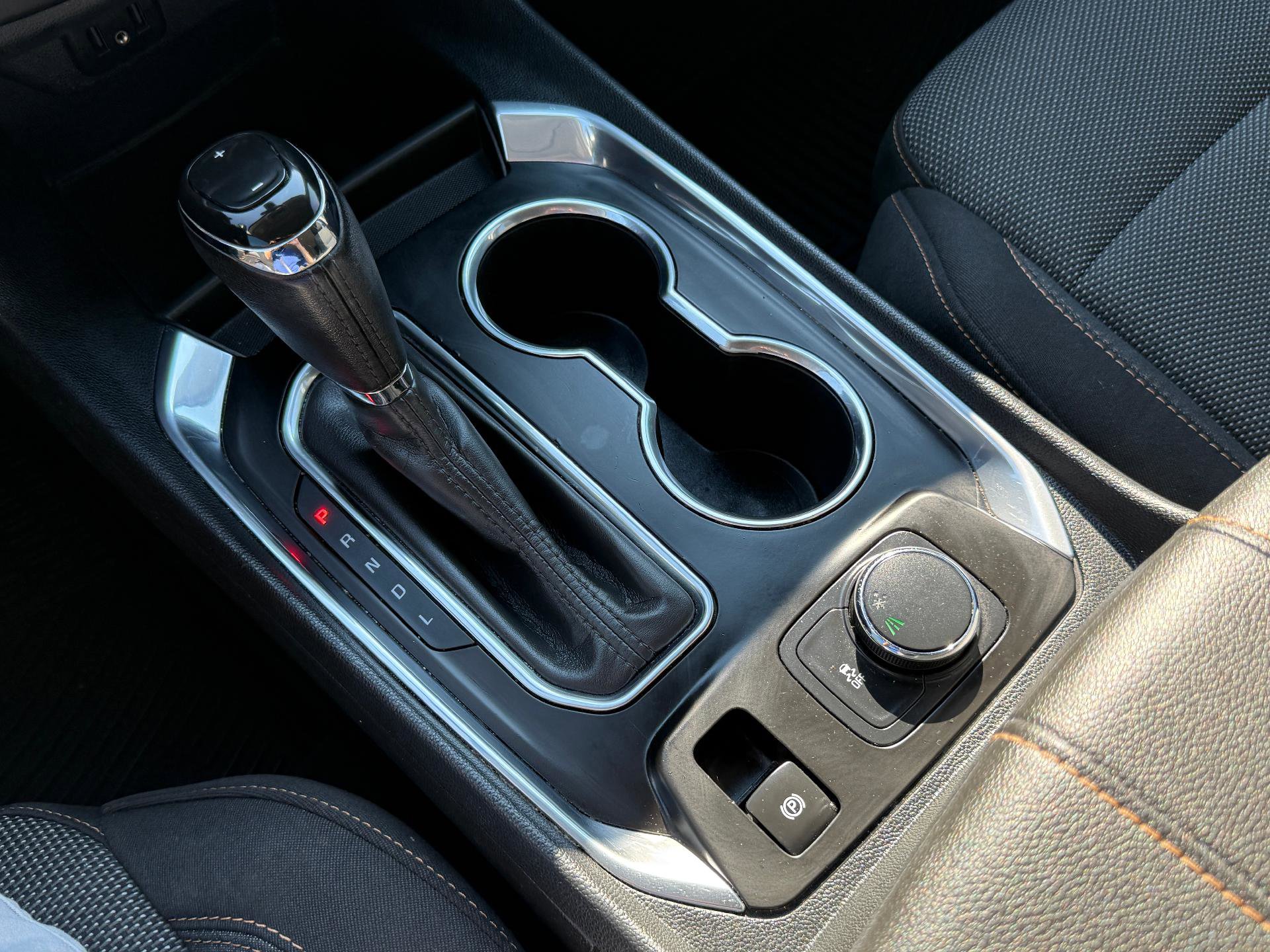 Used 2020 Chevrolet Traverse LT image 15