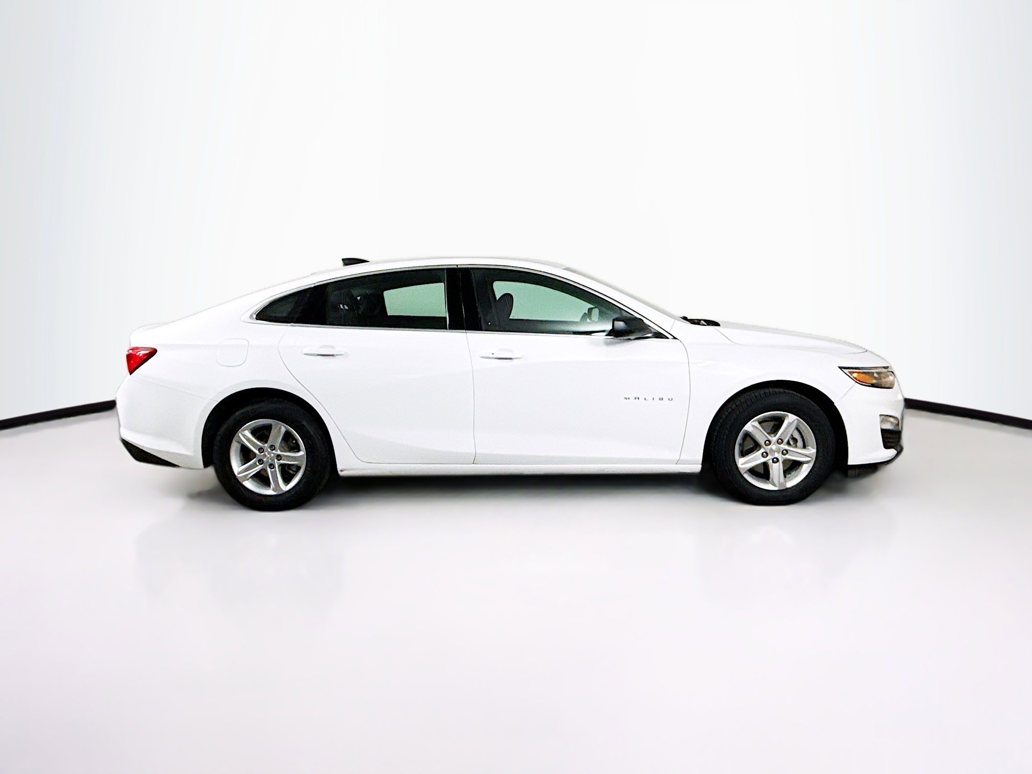 Used 2024 Chevrolet Malibu LS image 2