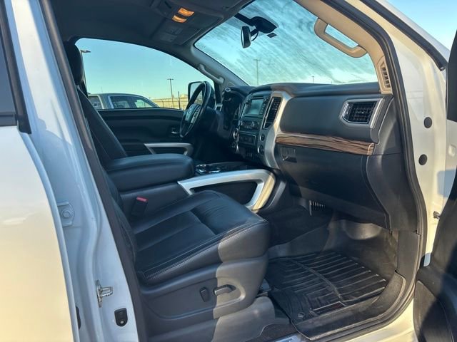 Used 2019 Nissan Titan SL w/ Texas Titan Edition image 9