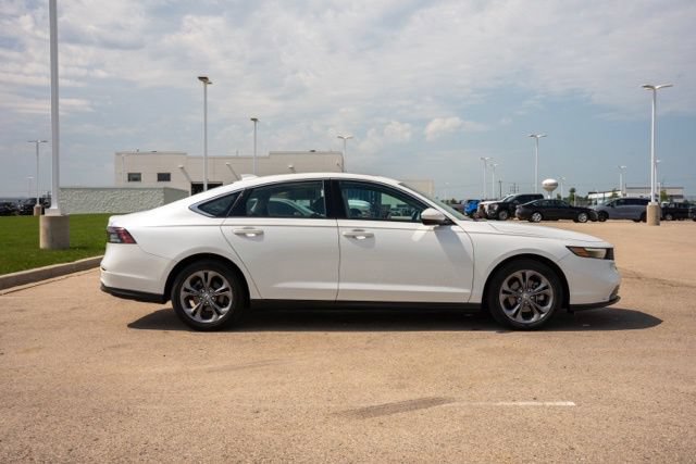 Used 2023 Honda Accord EX image 8