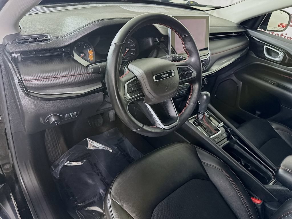 Used 2022 Jeep Compass Trailhawk w/ Trailhawk Convenience Group AWD/4WD image 17