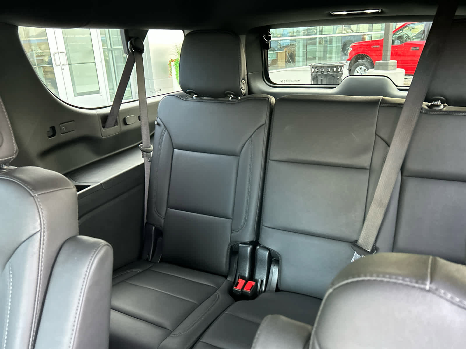 Used 2025 Chevrolet Suburban Z71 w/ Z71 Off-Road Package image 27