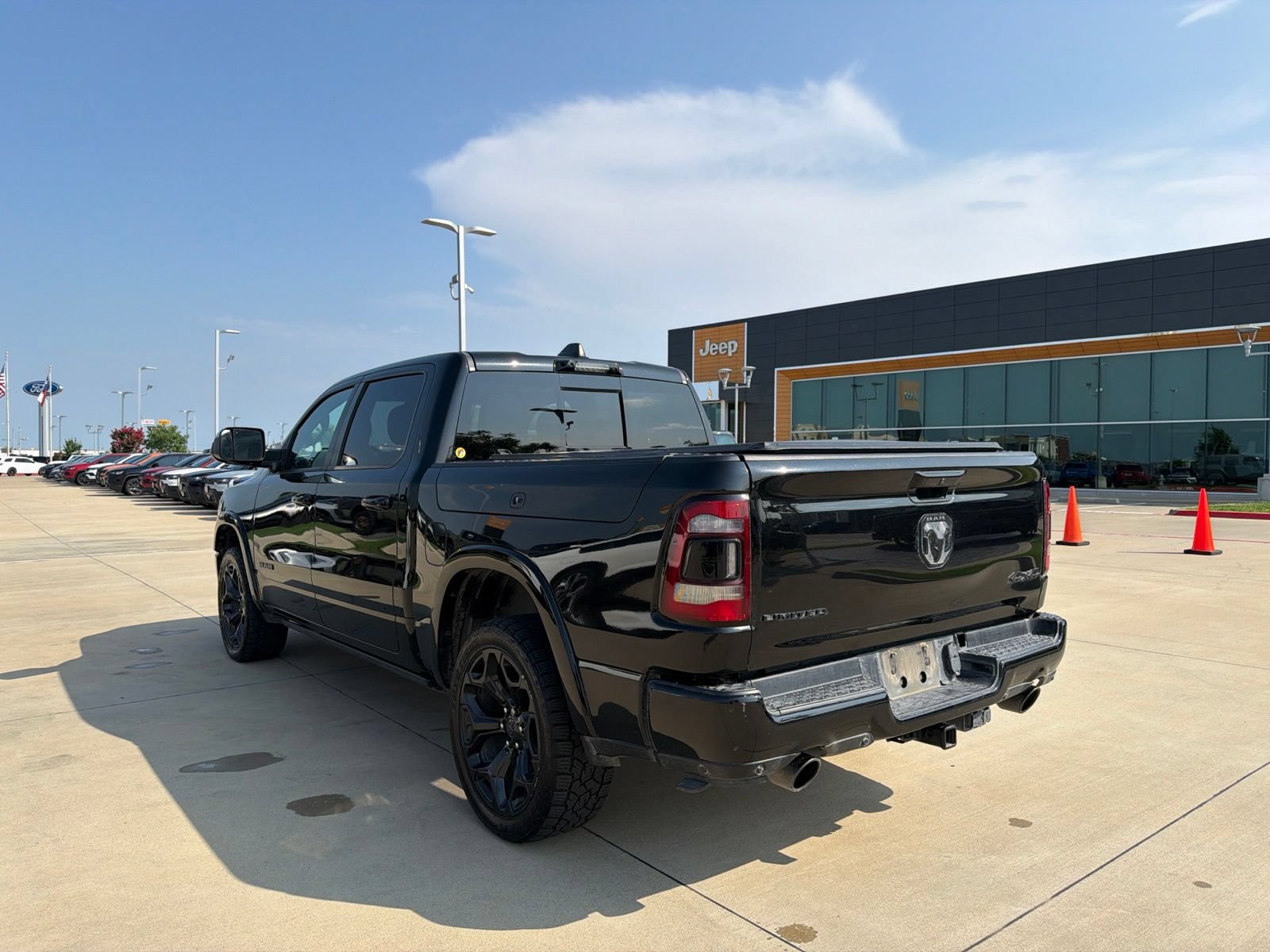 Used 2022 RAM 1500 Limited AWD/4WD image 3