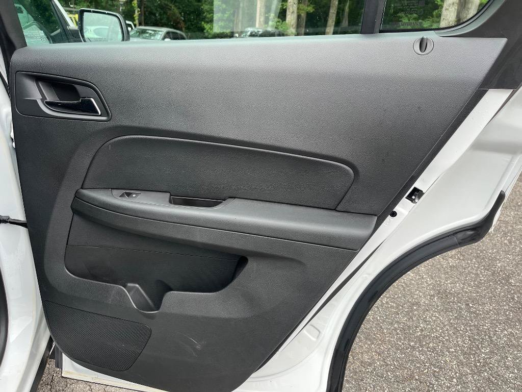 Used 2017 Chevrolet Equinox LS FWD image 27