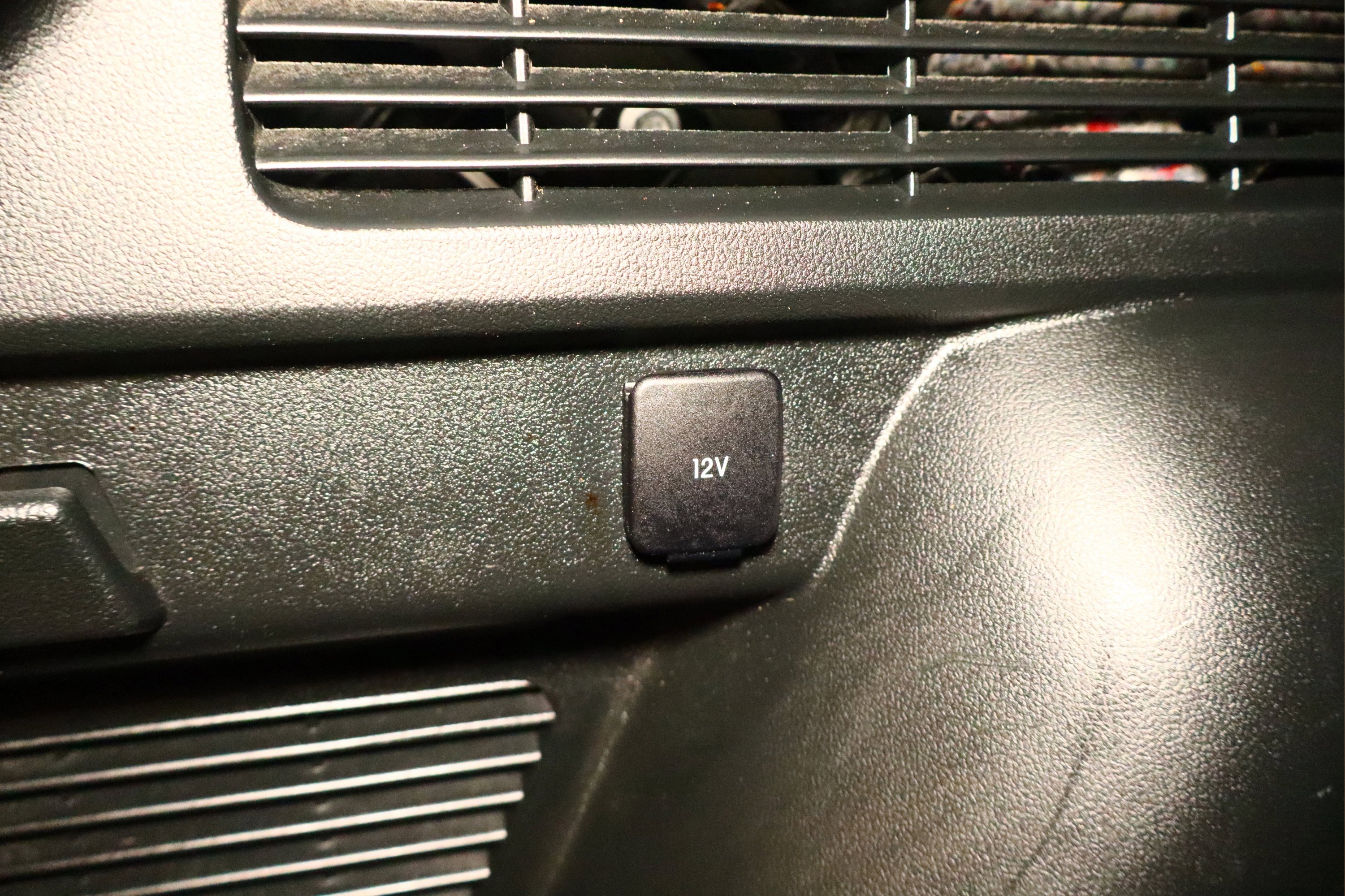 Used 2020 Ford Escape Titanium image 33