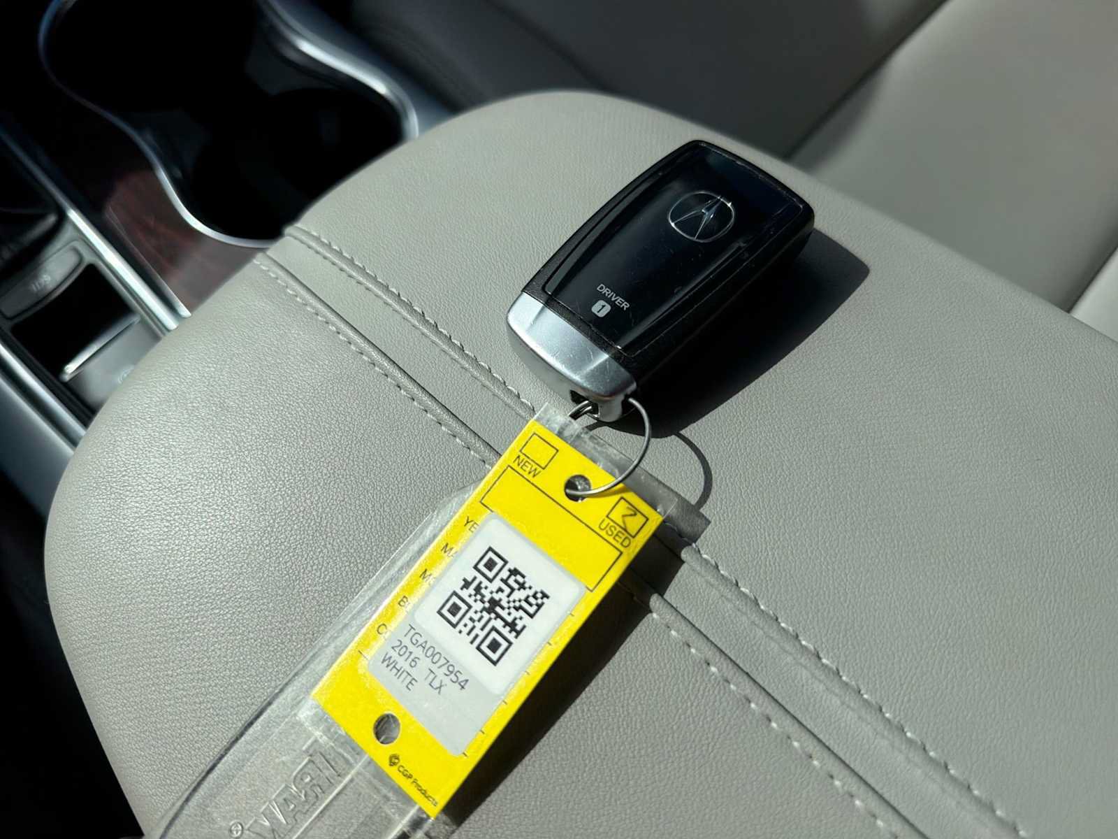 Used 2016 Acura TLX FWD image 35