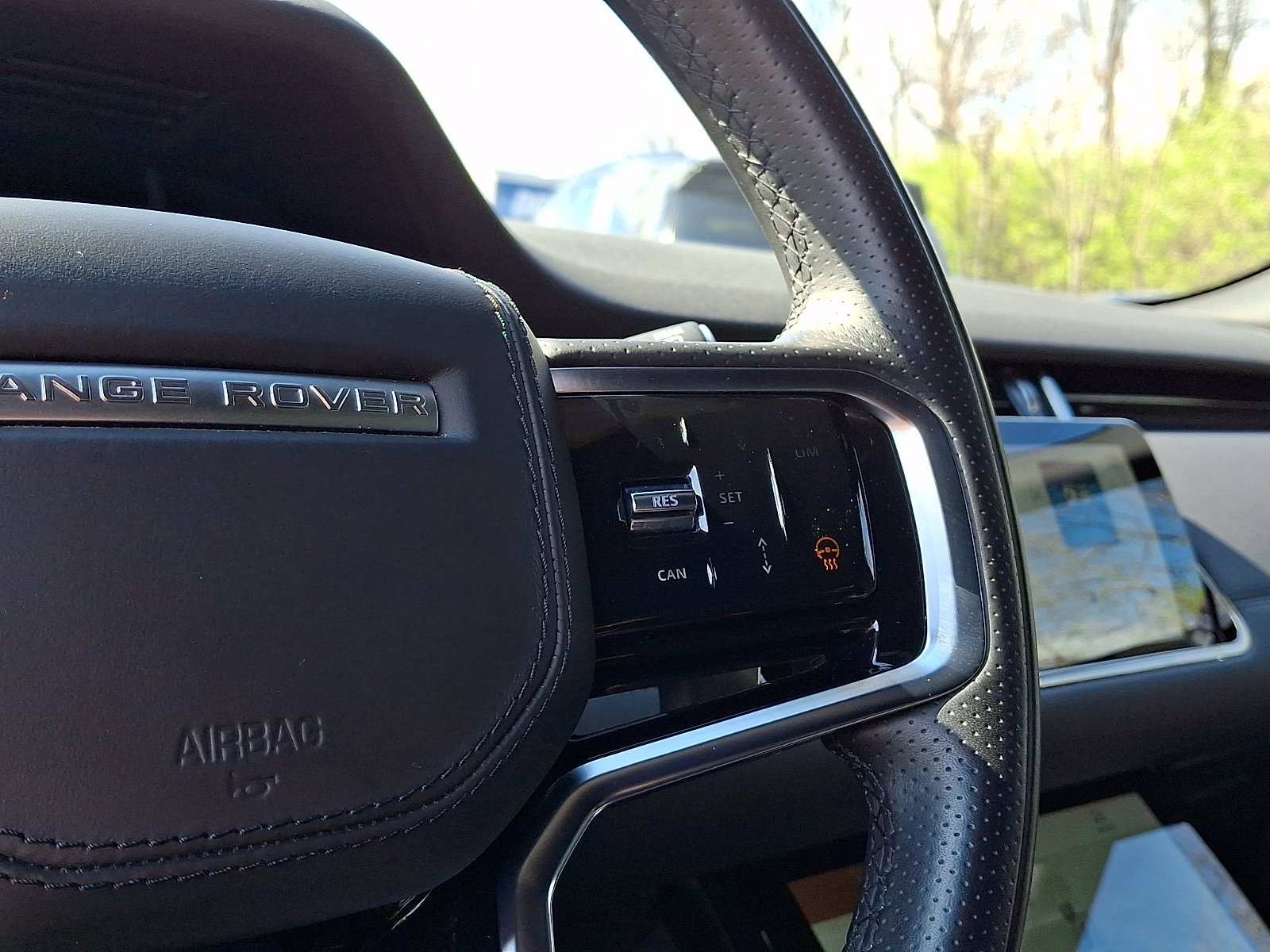 Used 2023 Land Rover Range Rover Evoque R-Dynamic SE image 21