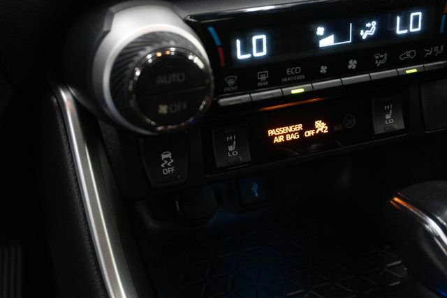 Used 2020 Toyota RAV4 XSE w/ XSE Grade Weather Package AWD/4WD image 28