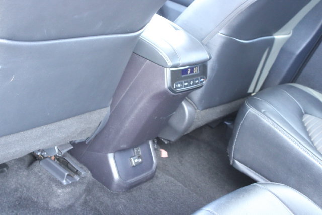 Used 2024 Toyota Highlander XSE FWD image 32
