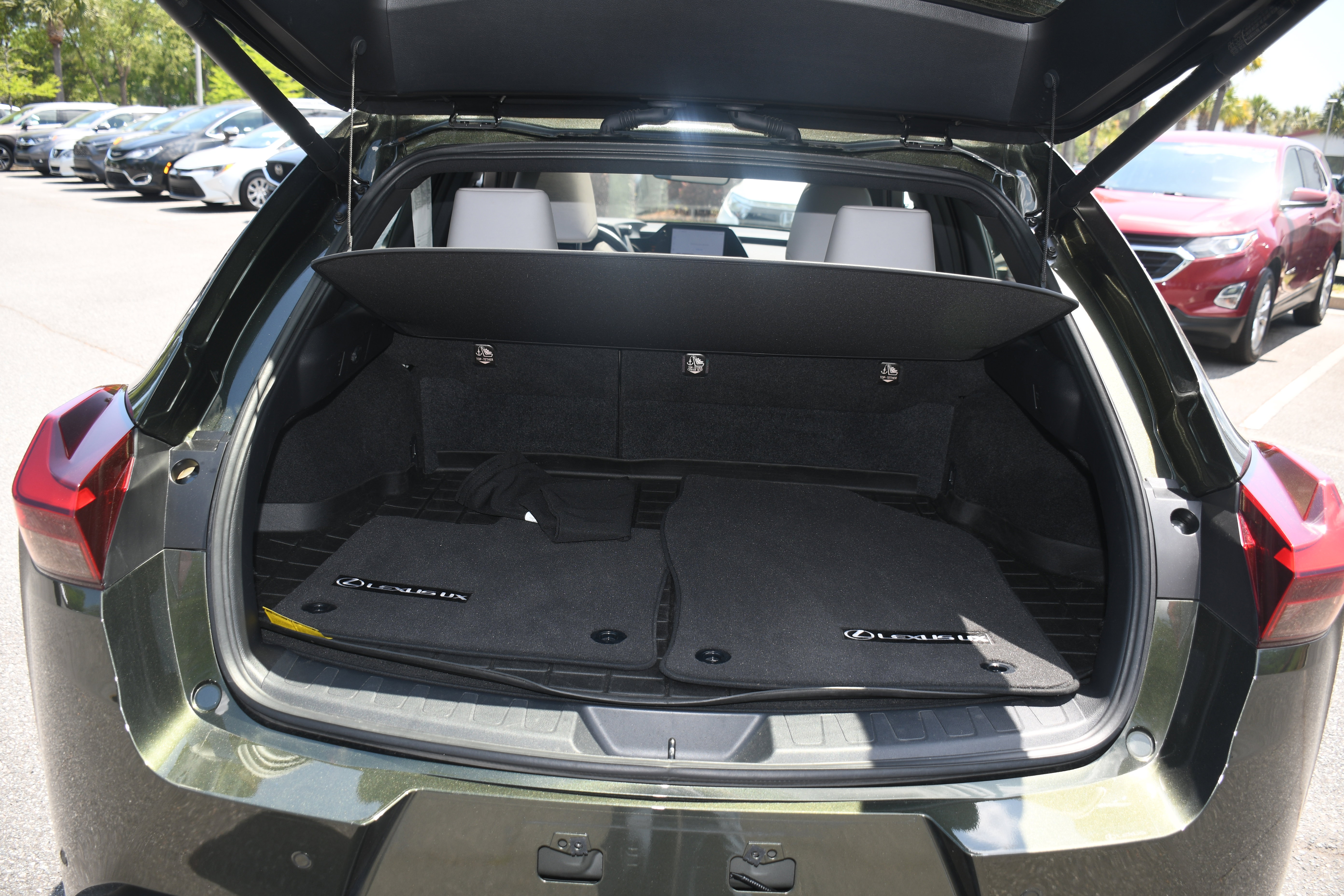 Used 2023 Lexus UX 250h FWD w/ Accessory Package (Z2) image 18