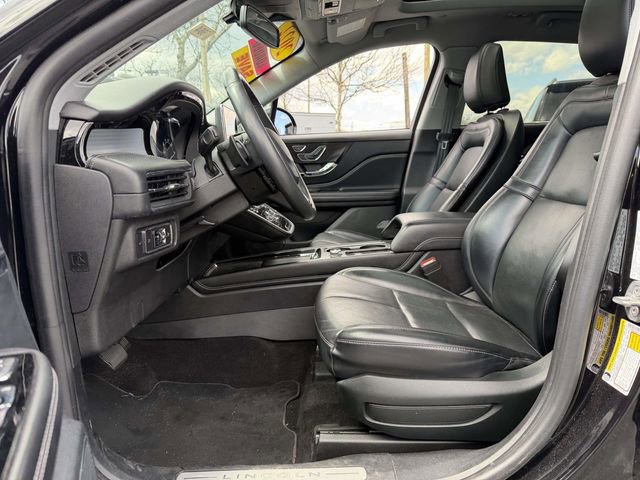 Certified 2022 Lincoln Corsair AWD w/ Premium Package image 9