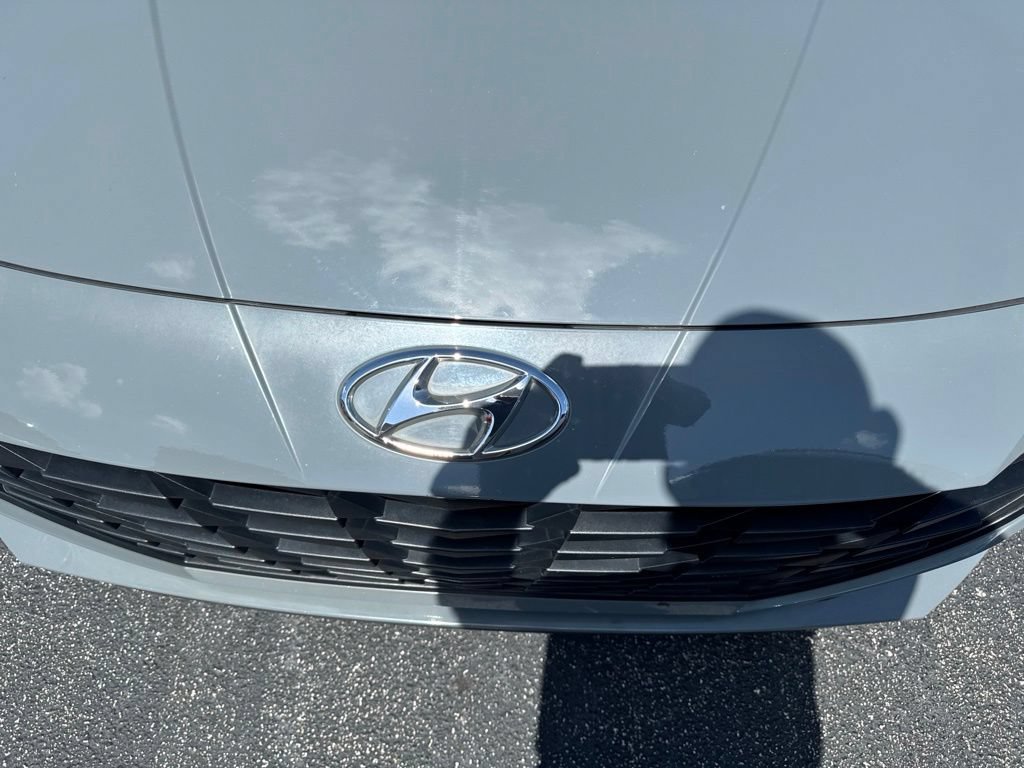 Used 2021 Hyundai Elantra Blue FWD image 9