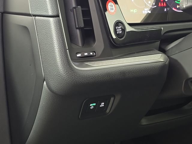 Certified 2025 Porsche Cayenne E-Hybrid Coupe image 18