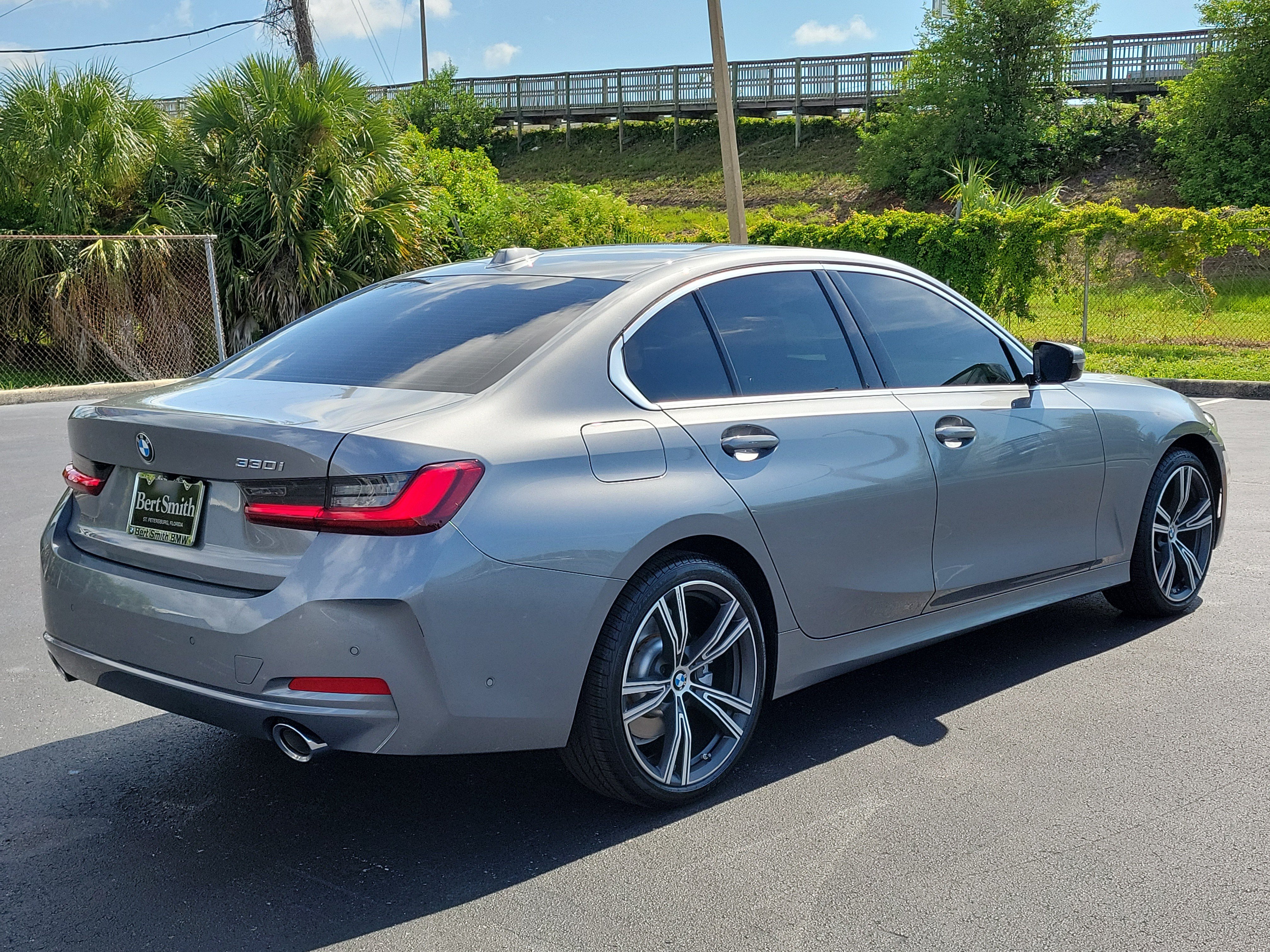 Used 2024 BMW 330i Sedan w/ Premium Package RWD image 3