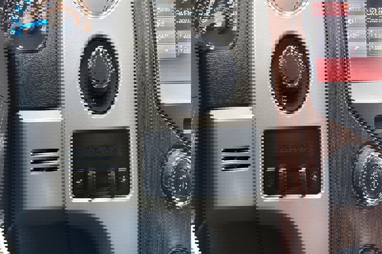 Used 2014 Ford F150 Lariat w/ Equipment Group 502A Luxury image 27