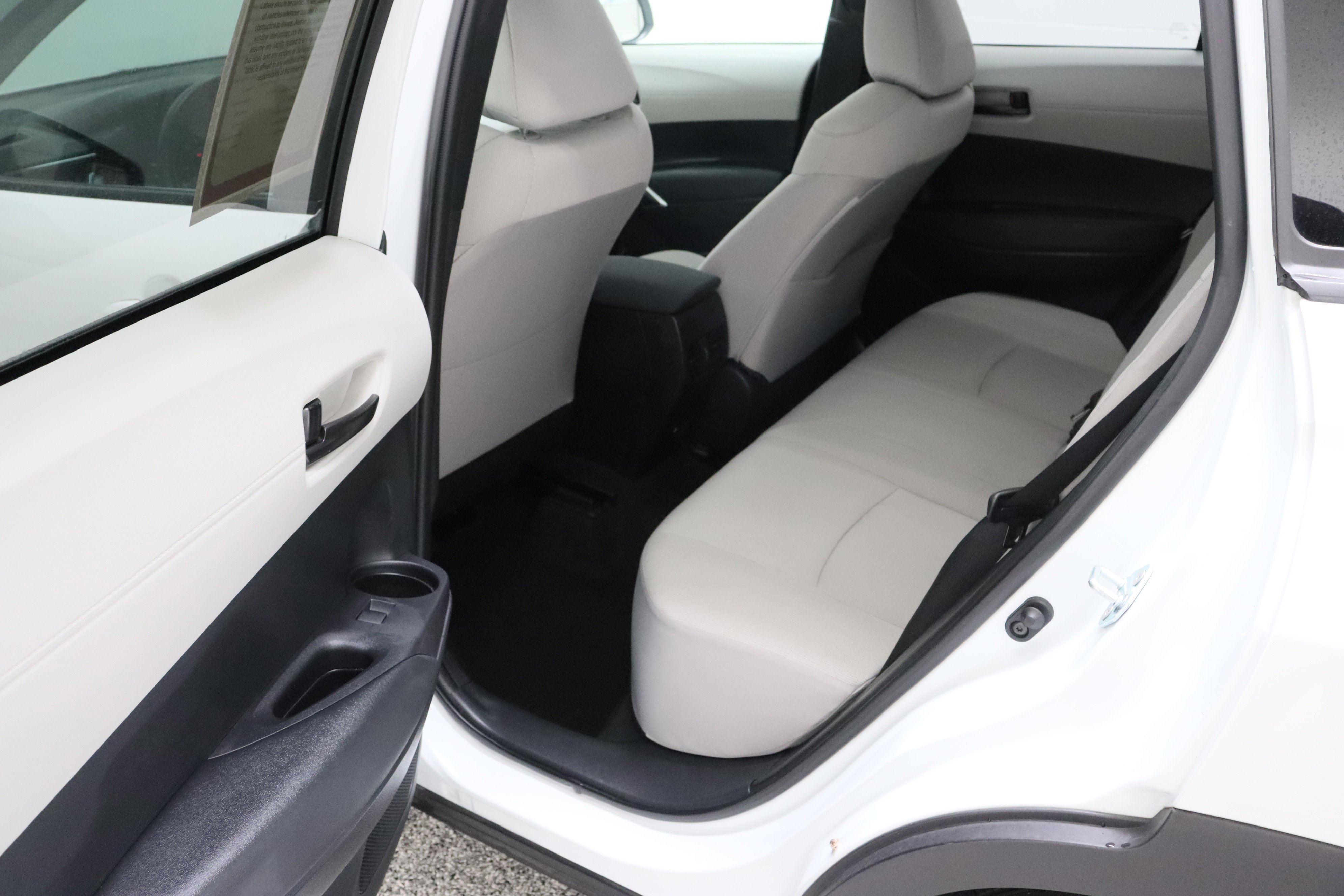 Certified 2023 Toyota Corolla Cross LE w/ Moonroof Package image 27