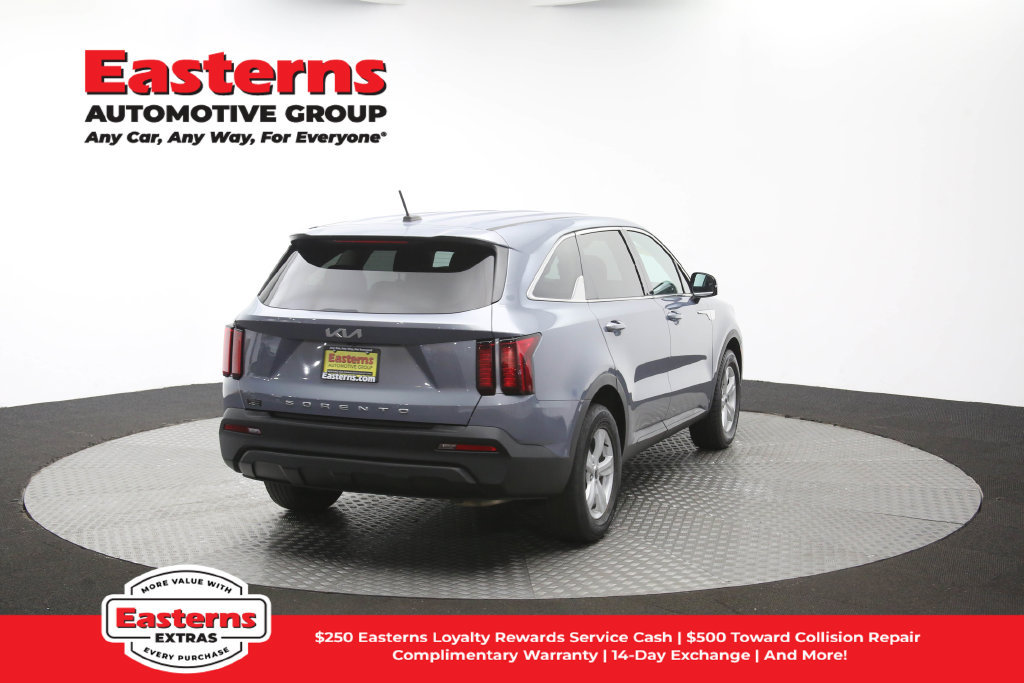 Used 2022 Kia Sorento LX FWD image 38