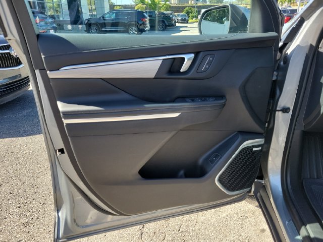 Used 2025 Buick Enclave Preferred FWD image 18