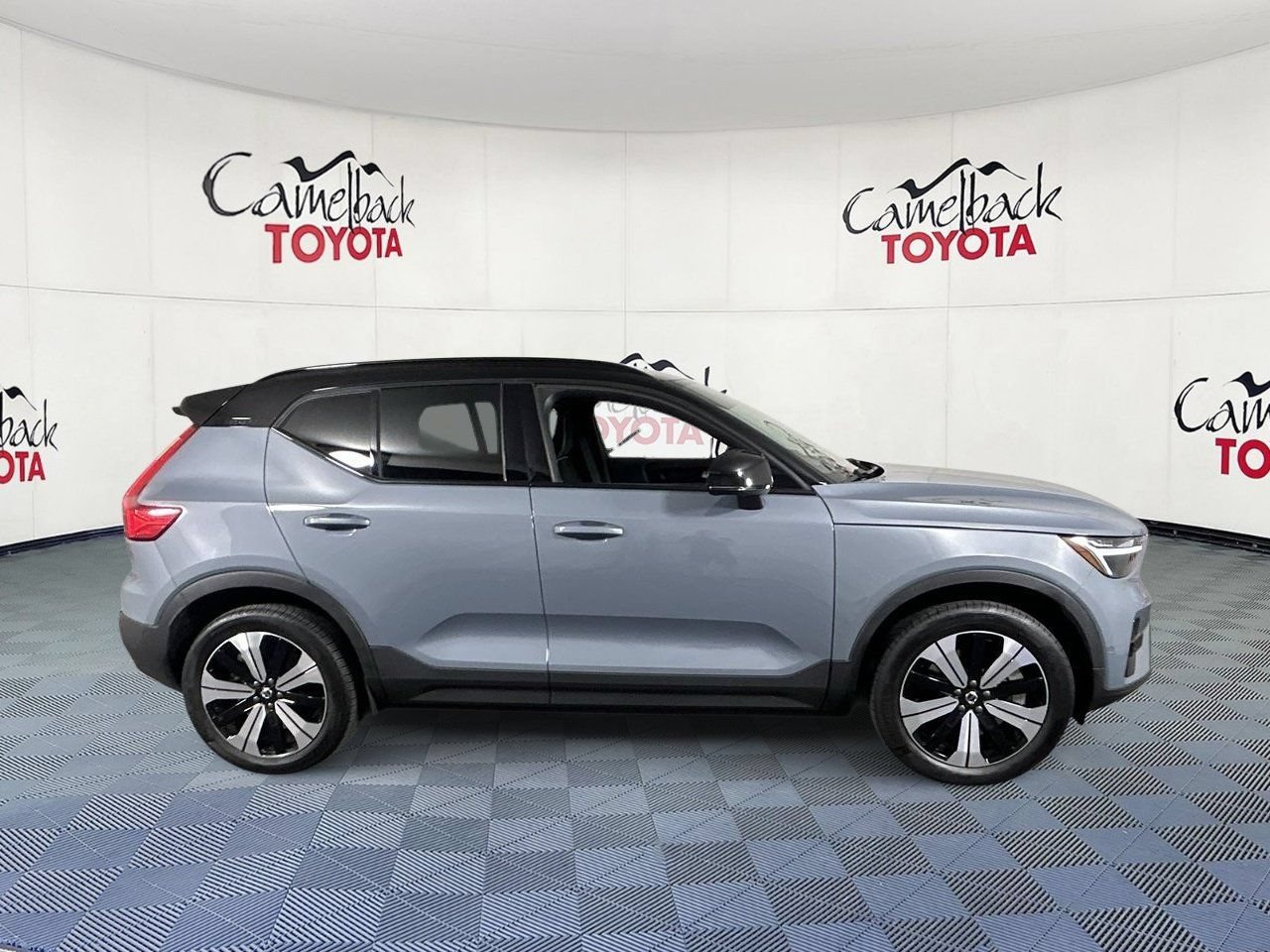 Used 2023 Volvo XC40 Recharge Plus AWD/4WD image 9